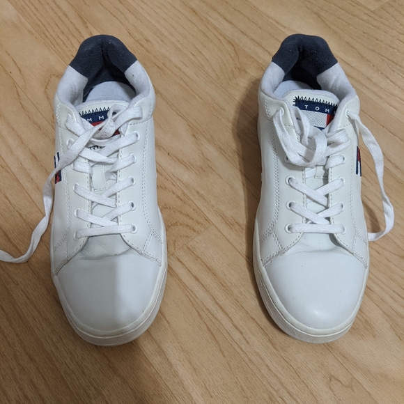 Tommy Hilfiger size 6 - Picture 4 of 5